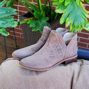 Steve Madden Tan Brown Faux Suede Booties